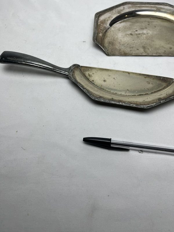 Platos y utensilios de mesa en plata - imagen 3