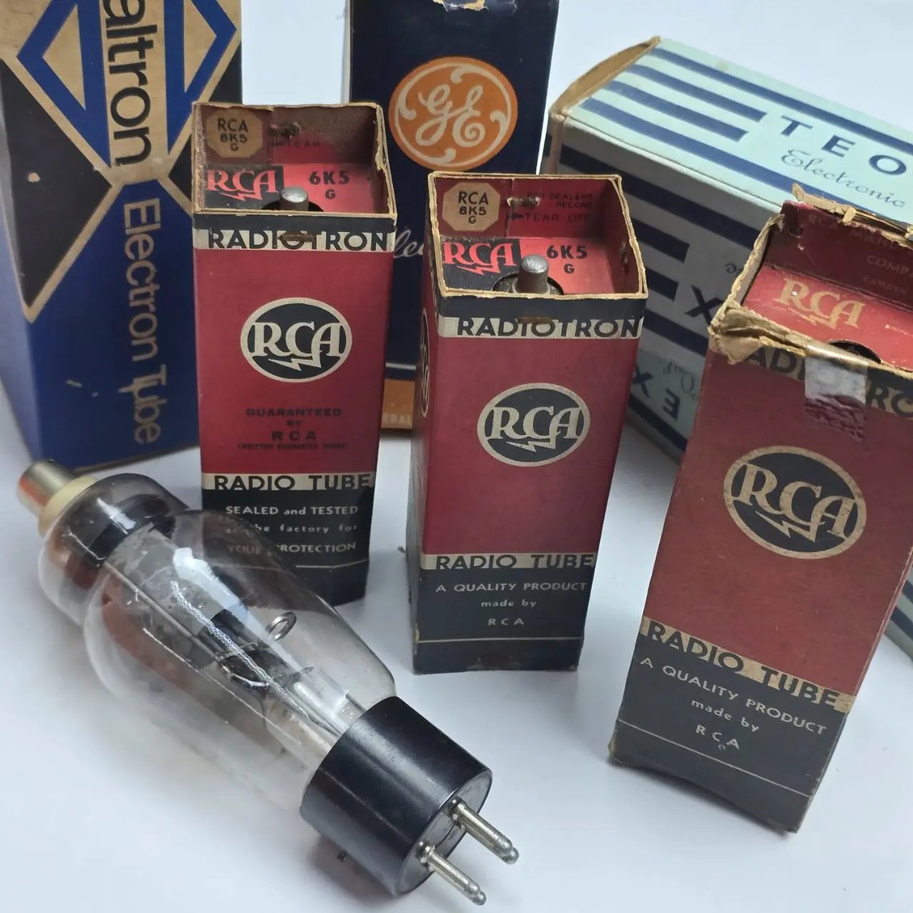 Item lote-28-valvulas-varias-x7 - Image 1