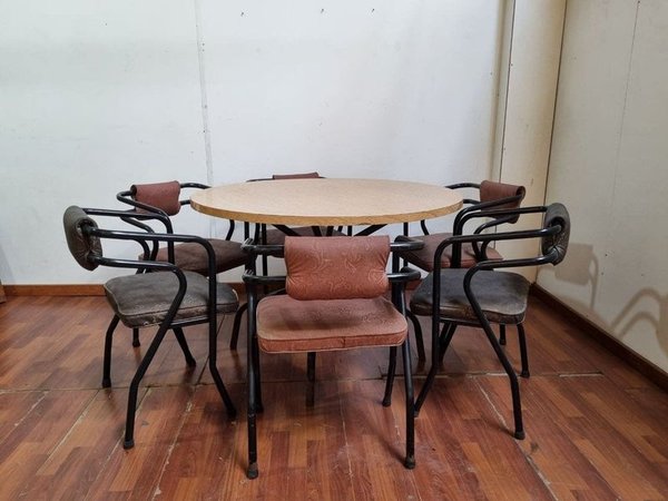 Juego de Comedor Retro: Mesa Redonda y 6 Sillas con Estructura de Hierro y Tapizado Jacquard