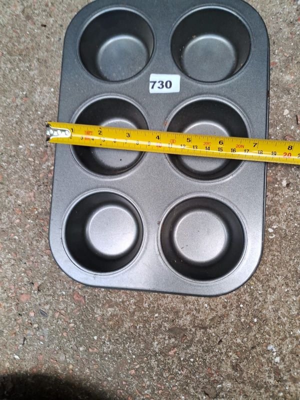Lote siguiente: Bandeja para 6 muffin en buen estado