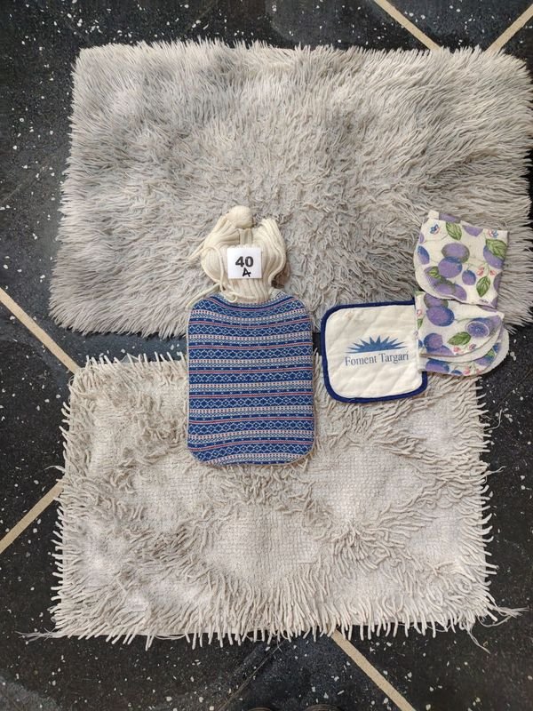 Artículos de Baño: Alfombras, Toallas y Bolsa de Agua Caliente
