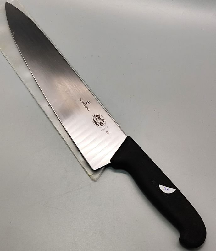 Cuchillo Profesional Victorinox Hoja Ancha Negra Made in Switzerland