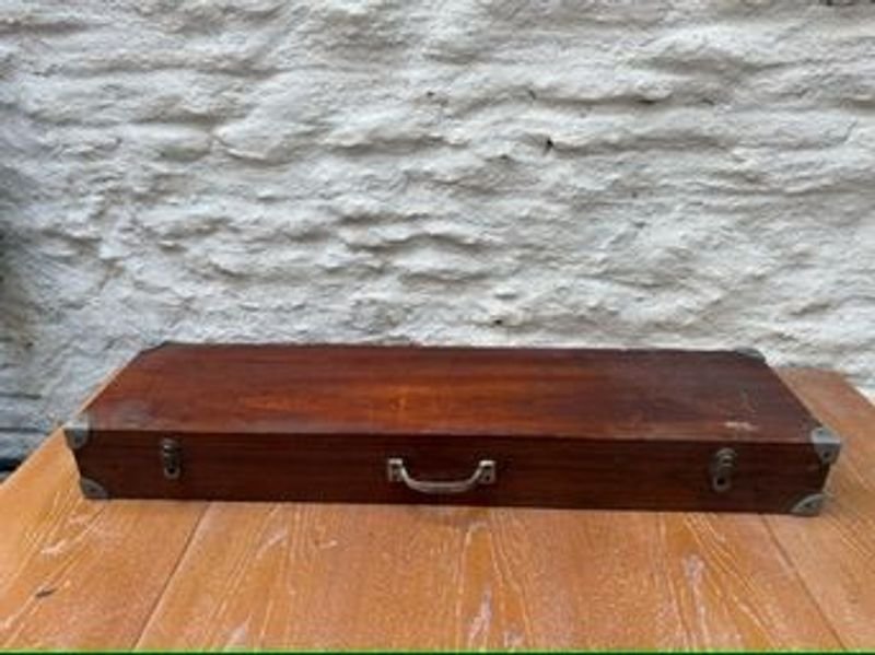 Lote siguiente: Caja para rifle o escopeta en madera de excelente calidad