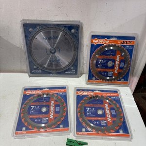 Lote siguiente: 4 Discos de Corte Hyundai y Wadfow para Sierra Circular