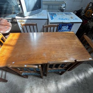 Juego de Comedor de Madera: Mesa y 6 Sillas Tapizadas - imagen 3