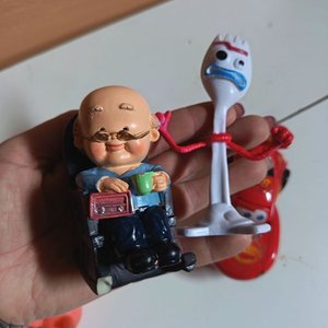 Lote de Juguetes: Figuras de Cars, LOL Surprise, Piggy y más - imagen 3
