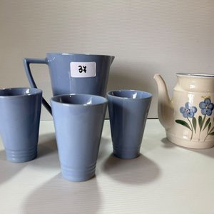 Lote siguiente: Jarra y 3 Vasos de Cerámica Azul con Tetera Decorada