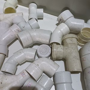 Lote de Conexiones Sanitarias de PVC: Codos, Tes, Ramales y Más - imagen 6