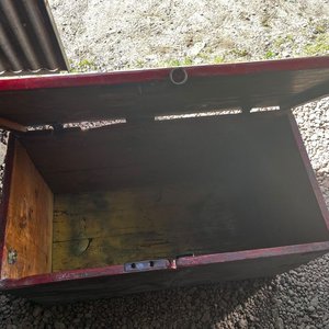 Baúl Antiguo de Madera con Herrajes de Hierro, Rojo, 85x44x50 cm - imagen 2