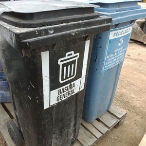 Lote siguiente: Contenedores de Basura Plásticos con Ruedas