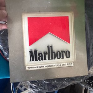 Luminoso Marlboro Publicitario con Lámpara y Cableado - imagen 1