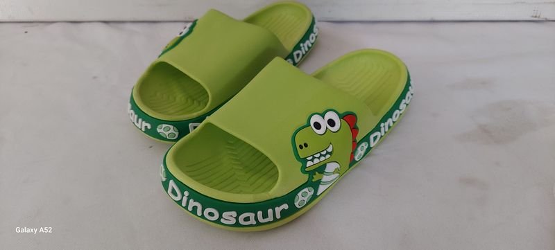 Calzado infantil con diseños divertidos - imagen 3