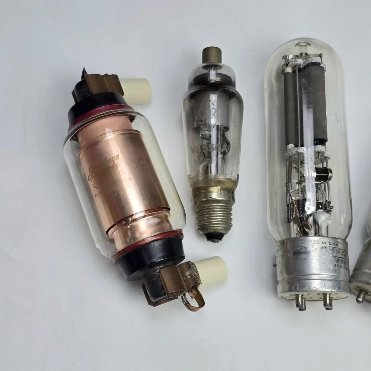 Item lote-30-valvulas-varias-x4 - Image 1