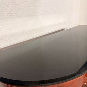 Consola Estilo Francés con Tapa de Mármol Negro y Mascarón de León Dorado - imagen 5