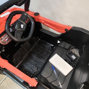 Auto Eléctrico Infantil Arenero 4x4 Recargable Rojo con Control y Cargador - imagen 6