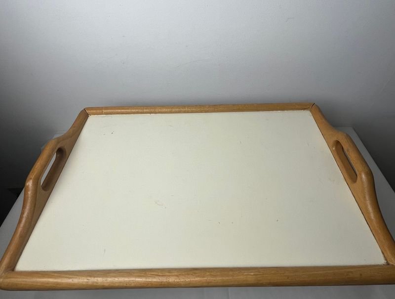 Mesa desayunador en madera con accesorios - imagen 2