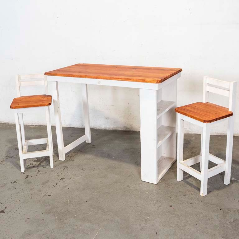 Lote siguiente: Mesa alta/desayunador de madera con detalles en la pintura y el lustre