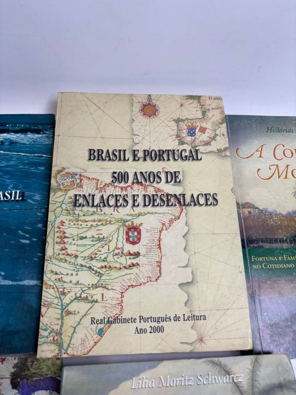 Colección de libros de historia sobre Brasil y Portugal - imagen 3