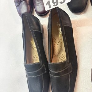 Lote de 5 Pares de Zapatos de Cuero para Mujer - Talle 36 - imagen 2
