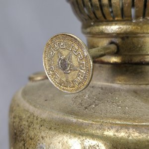 Antigua Lámpara a Combustible Electrificada en Metal Bronceado - imagen 4