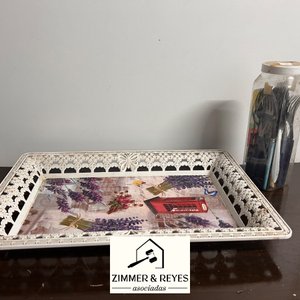 Lote siguiente: Bandeja Decorativa con Cubiertos