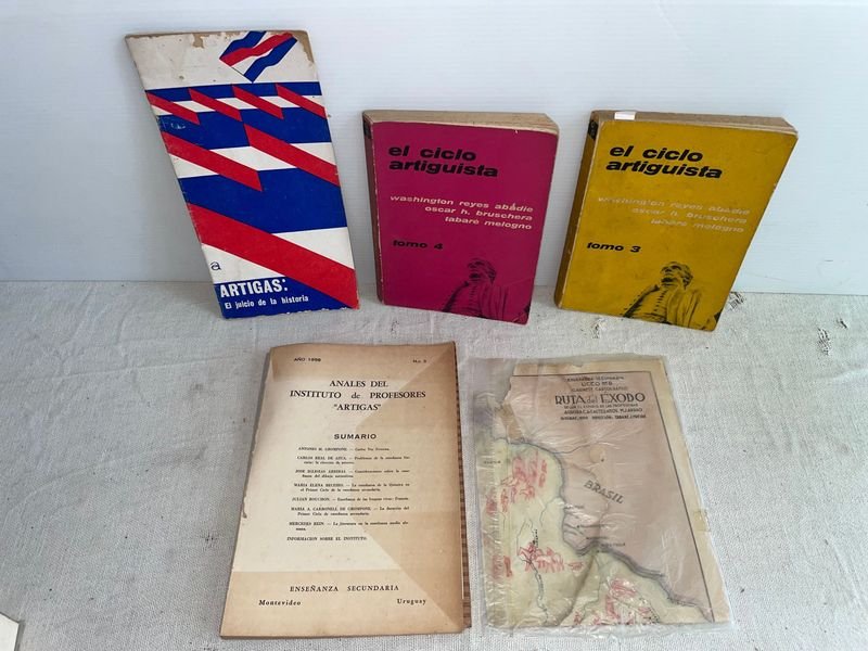El Ciclo Artiguista, Ruta del Éxodo y Anales de Artigas: Colección Histórica
