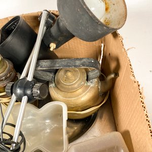 Lote de Artículos Varios: Mates, Lámpara, Recipientes y Utensilios de Cocina - imagen 4