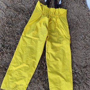 Conjunto Impermeable Wetskins Comfort Zone: Chaqueta con Capucha y Pantalón Jardinero Amarillo - imagen 12