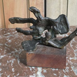 Escultura "Exótico" de Germán Cabrera en Bronce Firmada - imagen 3