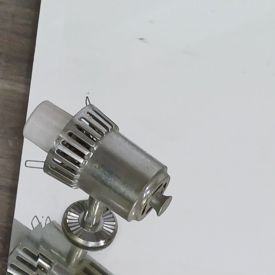 Espejo de baño biselado con dos spot de luz Salgar - imagen 6