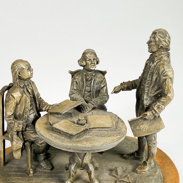 Bronce firmado, La Declaración, medidas 14 x 19 cm. - imagen 3