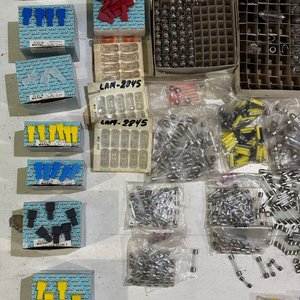 Lote de Lámparas, Portalámparas y Fusibles Varios - imagen 2