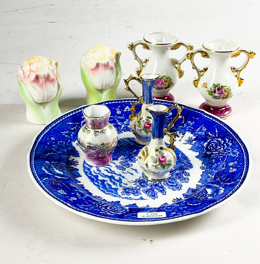 Lote anterior: Platos y objetos de porcelana y vidrio