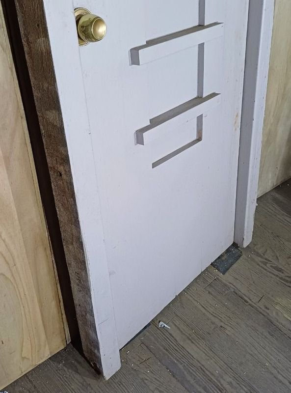 Puerta de ingreso con marco en pinotea - imagen 7