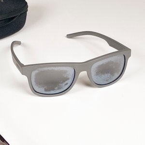 Dos Pares de Lentes de Sol Polaroid con Estuches - imagen 3