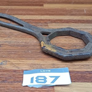 Llave de Tuerca Octogonal Antigua de Hierro Fundido - imagen 4