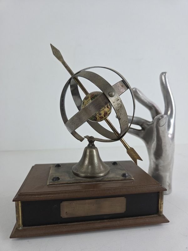 Radio Vintage con Esfera Armilaria - imagen 2