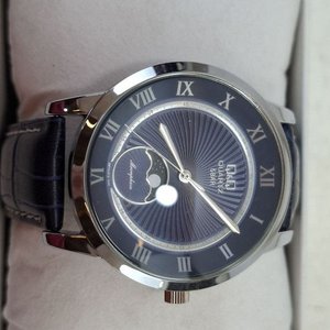 Reloj Pulsera Q&Q Moonphase Cuadrante Azul Correa Texturizada - imagen 1