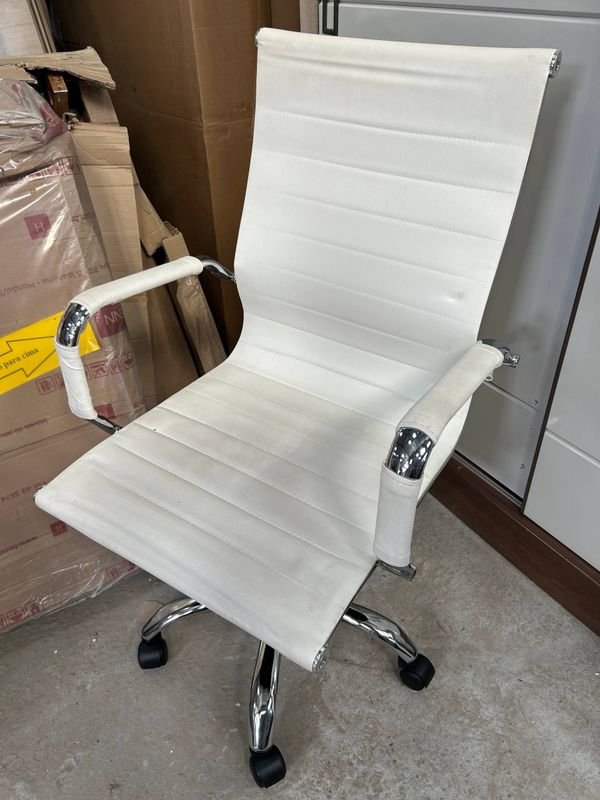 Silla de Oficina de Cuero Blanco - imagen 2