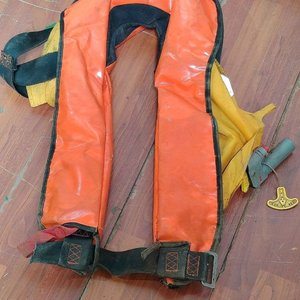 Chaleco Salvavidas Inflable Aero Marine Naranja y Negro - imagen 3