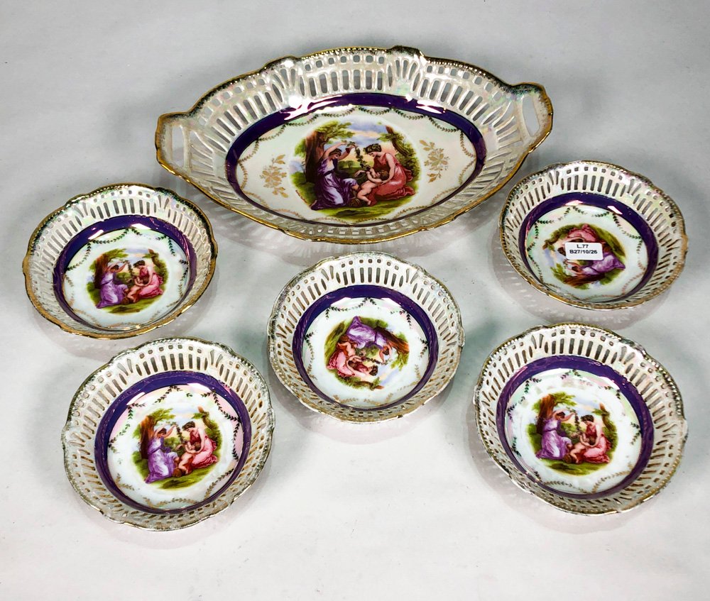 Conjunto de 6 Piezas de Porcelana Blanca Calada con Monograma Floral y Fuente Oval