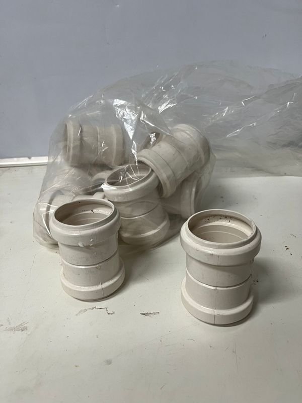 10 Cuplas de PVC de 50 mm para Instalaciones