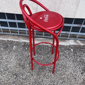 Banqueta Alta Roja Coca-Cola con Respaldo - imagen 4