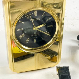 Lote de Relojes de Pulsera y Sobremesa, Máquinas de Afeitar y Accesorios - imagen 4
