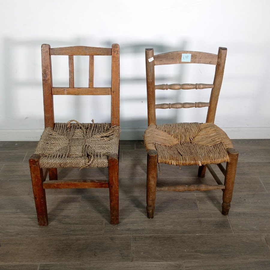 Sillas de madera con asiento de cardo en mal estado - imagen 1