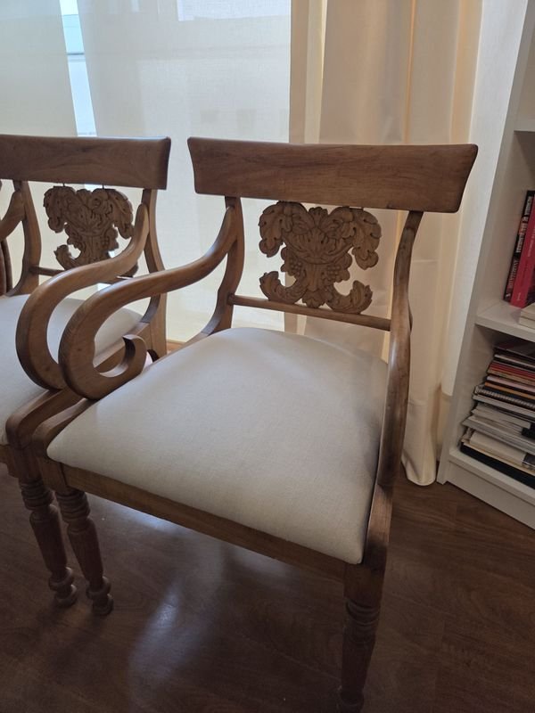 Pare de sillas de madera modernas de excelente calidad - imagen 4