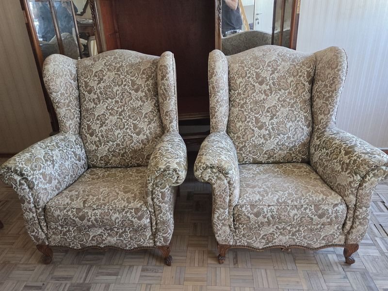 Par de Sillones Bergere Franceses Tapizados en Brocato