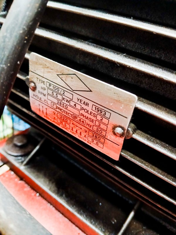 Compresor de aire Fanacom motor trifásico 5.5 hp color rojo - imagen 3