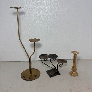 Lote de Candelabros y Soportes de Bronce/Latón - imagen 8