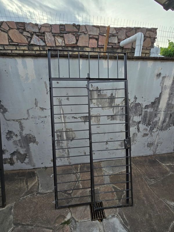Puerta de seguridad para ventanal o puerta grande